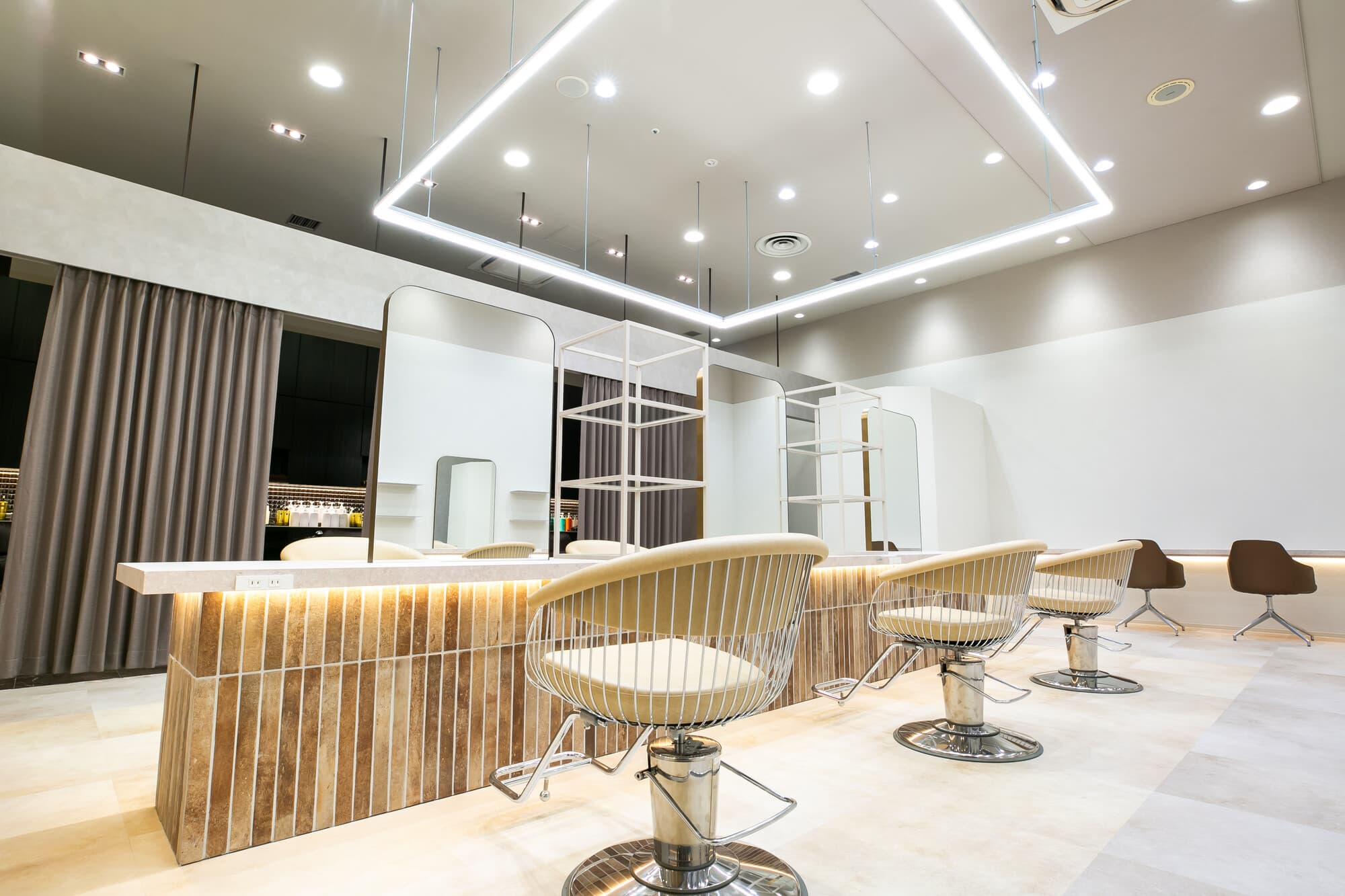 ZELE イオンモール新瑞橋 店内