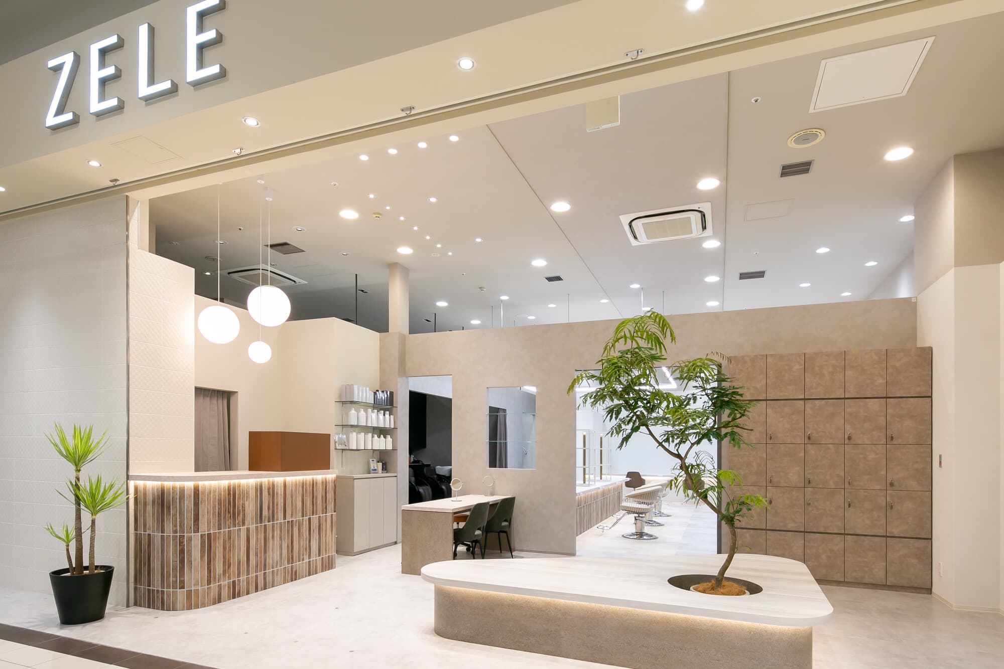 ZELE イオンモール新瑞橋 店内